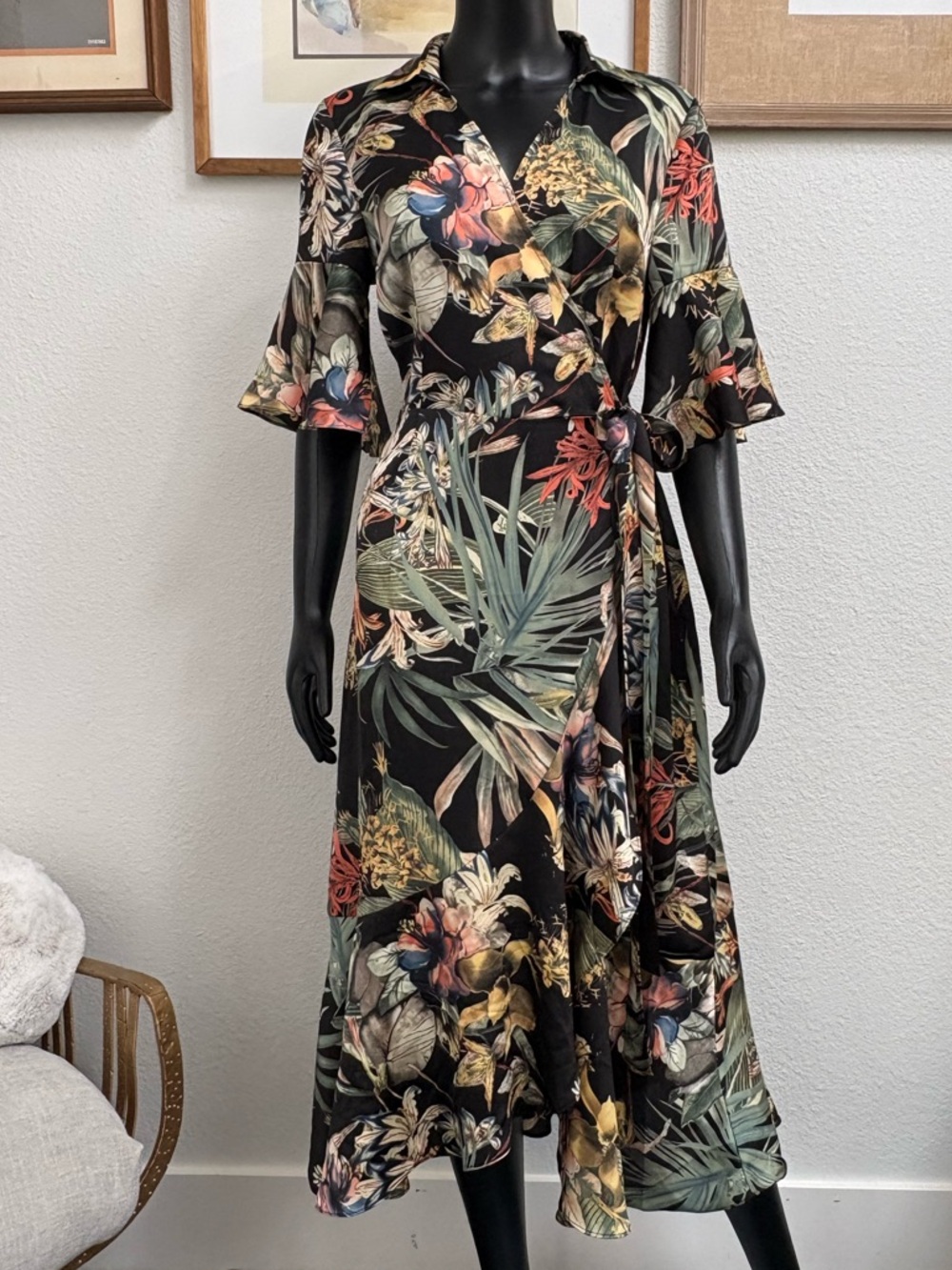 Basic Model tropical wrap dress